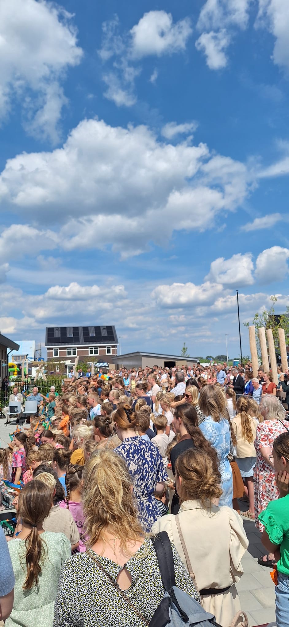 c28407dc d87f 43b0 95ef 7323d4174c11