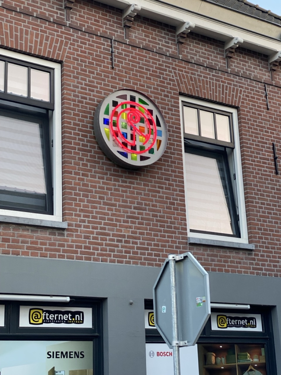 Ornament van een meesterteken om uit te vinden wat er speciaal is aan dit teken boek een stadswandeling. 