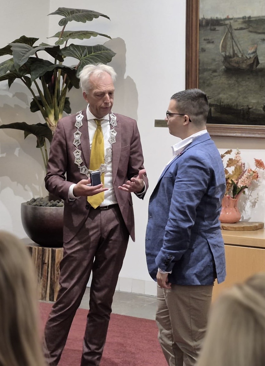 f7cadee8 dc21 49c3 b886 3a412ca0f02c